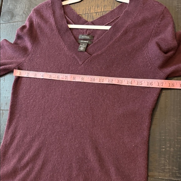 Halogen 100% Cashmere Burgundy V-Neck Sweater Size XS - Picture 6 of 8